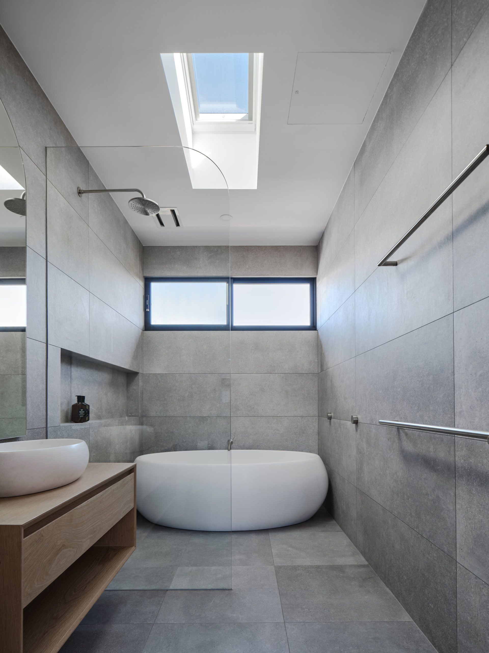 Bathroom • Barefoot Bay Villa designed by The Designory • Byron Bay